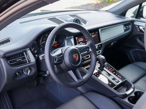 New 2026 Porsche Macan AWD/4WD image 4