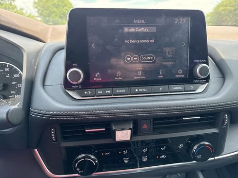 Used 2021 Nissan Rogue S FWD image 18