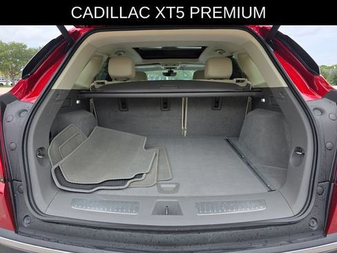 Used 2021 Cadillac XT5 Premium Luxury FWD image 15