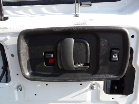 Used 2018 Chevrolet Express 2500 w/ Driver Convenience Package RWD image 46