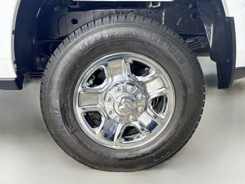 Used 2024 RAM 3500 Tradesman w/ Chrome Appearance Group AWD/4WD image 33