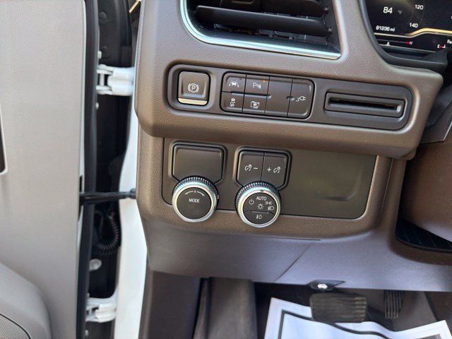 Used 2022 GMC Yukon SLT w/ SLT Premium Package RWD image 8