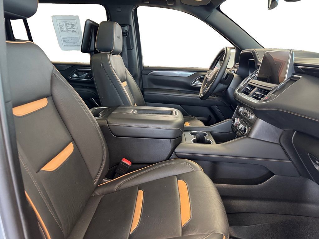 Used 2024 GMC Yukon XL AT4 w/ AT4 Premium Package AWD/4WD image 17