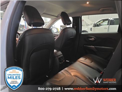 Used 2022 Jeep Cherokee Latitude Lux AWD/4WD image 11