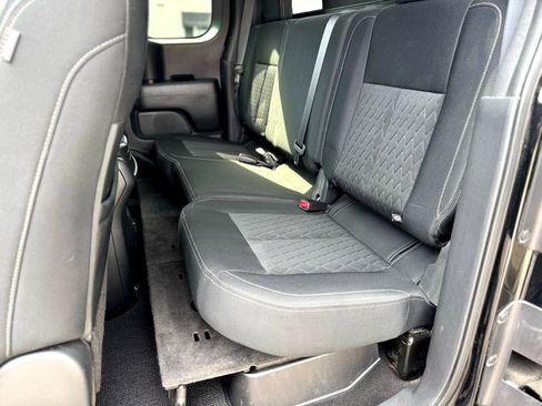 Used 2018 Nissan Titan SV w/ SV Convenience Package image 29