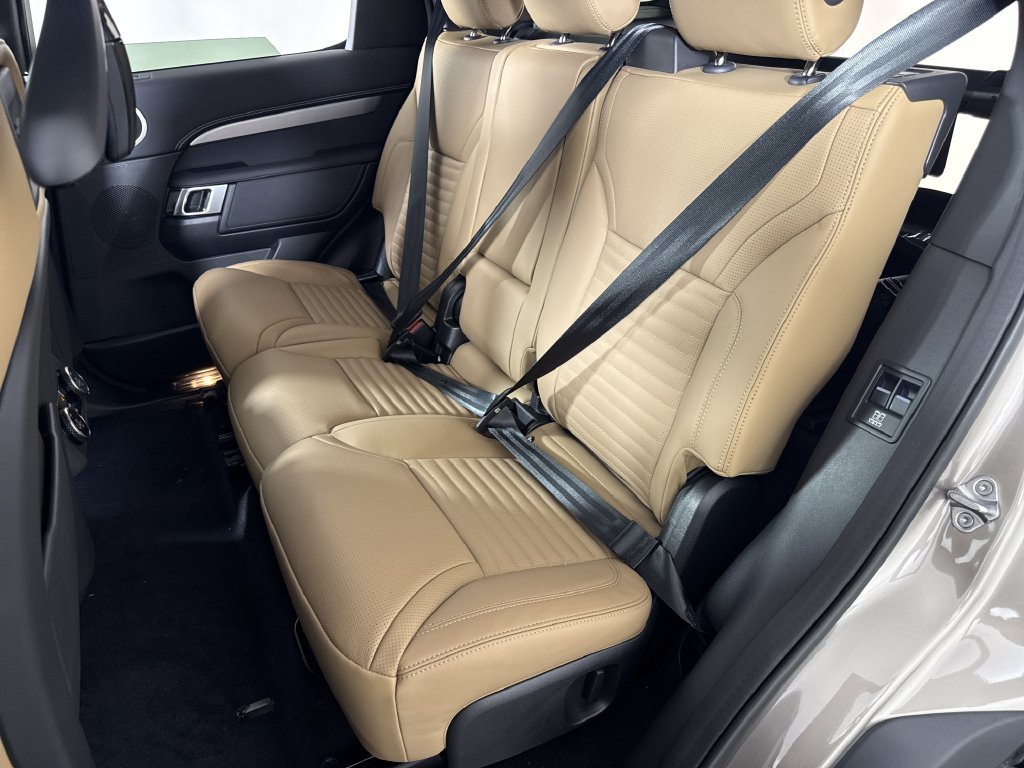 New 2026 Land Rover Discovery Dynamic SE AWD/4WD image 31