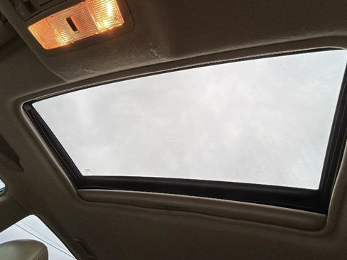 Used 2013 Toyota Highlander SE image 29