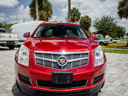 Used 2011 Cadillac SRX Luxury FWD image 2