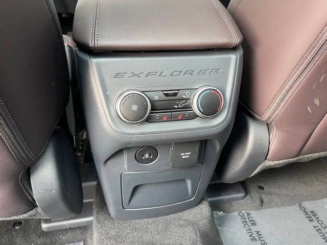 New 2026 Ford Explorer Platinum w/ LUX Leather Package AWD/4WD image 19