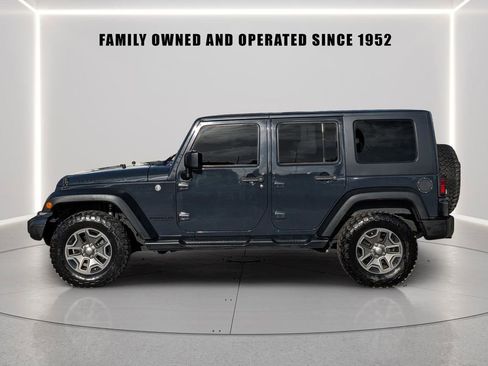 Used 2016 Jeep Wrangler Unlimited Rubicon w/ Connectivity Group AWD/4WD image 3