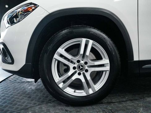 Used 2023 Mercedes-Benz GLA 250 4MATIC image 9