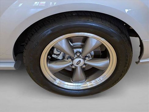 Used 2005 Ford Mustang GT RWD image 24
