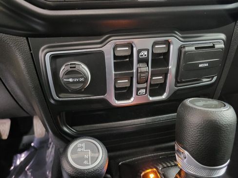 Used 2022 Jeep Wrangler Unlimited Sport w/ Sun And Sound Package AWD/4WD image 47