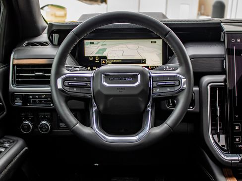 Used 2025 GMC Yukon XL Denali w/ Sun & Power Step Package image 26