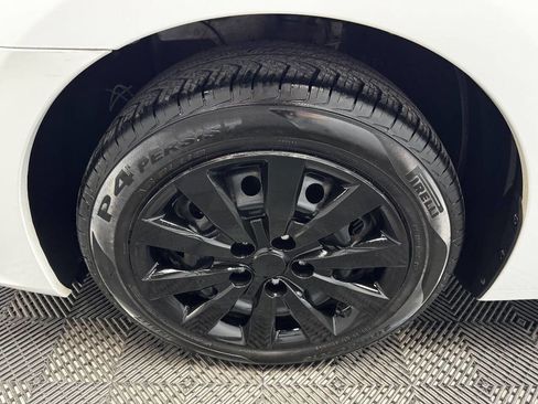 Used 2018 Nissan Sentra S image 21