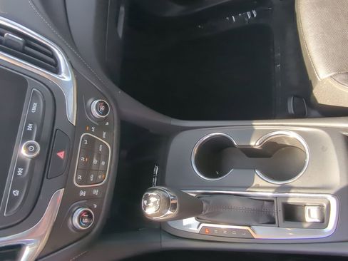 Used 2020 Chevrolet Equinox Premier w/ LPO, Floor Liner Package image 19