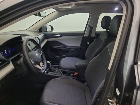 Used 2024 Volkswagen Taos SE FWD image 17