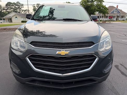 Used 2017 Chevrolet Equinox LS FWD image 3