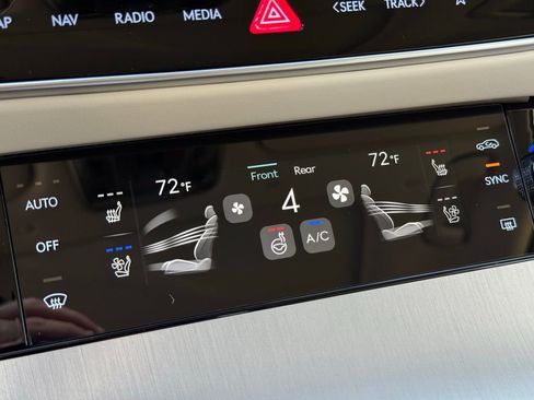 New 2026 Genesis GV70 2.5T Advanced image 34