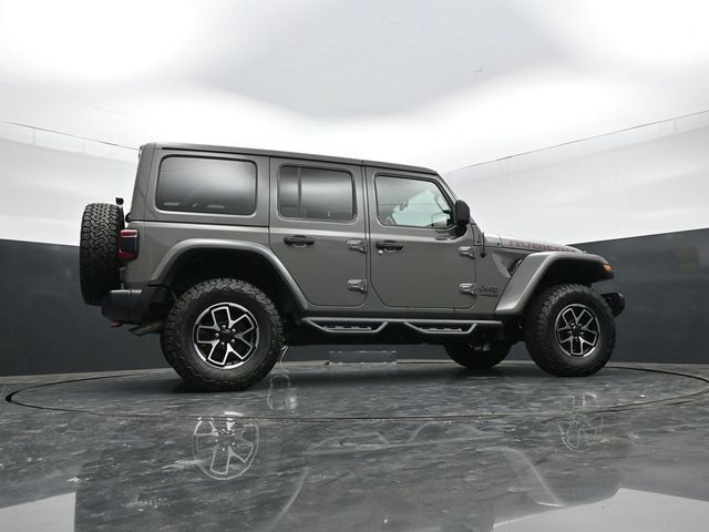Used 2022 Jeep Wrangler Unlimited Rubicon w/ LED Lighting Group AWD/4WD image 30