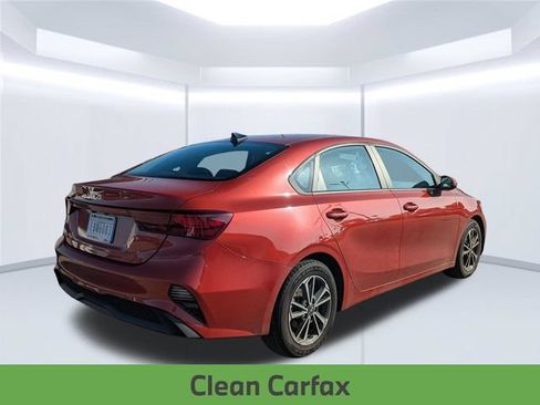 Used 2022 Kia Forte LXS w/ LXS Technology Package FWD image 2