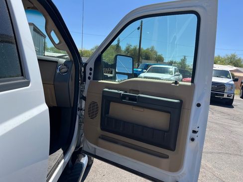 Used 2012 Ford F250 Lariat w/ Lariat Interior Pkg AWD/4WD image 18