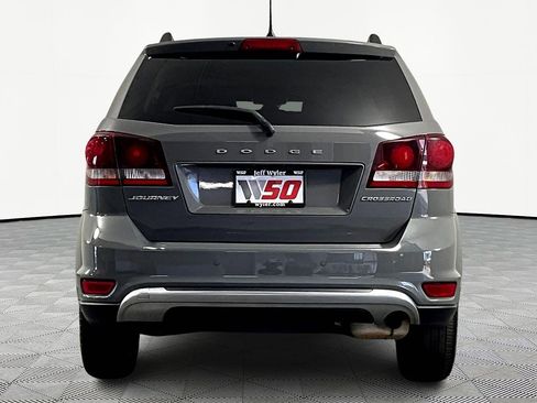 Used 2020 Dodge Journey Crossroad FWD image 5