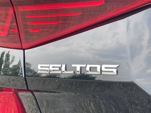 Used 2021 Kia Seltos EX AWD/4WD image 18