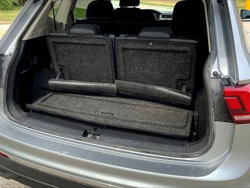 Used 2023 Volkswagen Tiguan SE image 4