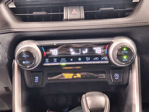 Used 2021 Toyota RAV4 XLE image 8