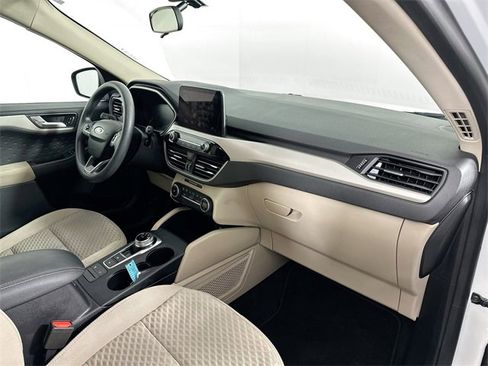 Used 2020 Ford Escape SE image 26