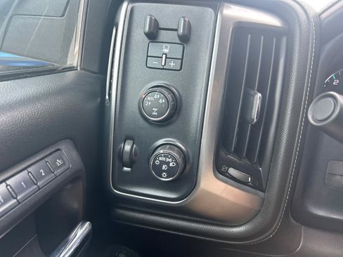 Used 2015 Chevrolet Silverado 1500 LTZ AWD/4WD image 16