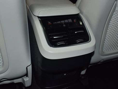 Used 2023 Volvo XC60 B6 Ultimate AWD/4WD image 15