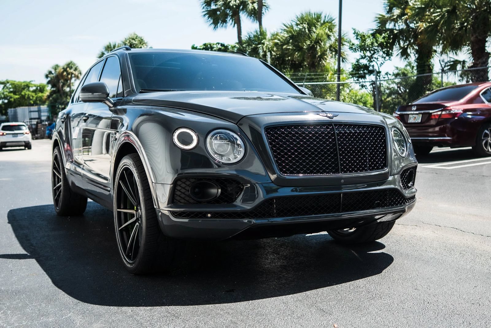 Used 2018 Bentley Bentayga AWD/4WD image 1