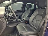 Certified 2022 Porsche Macan image 5