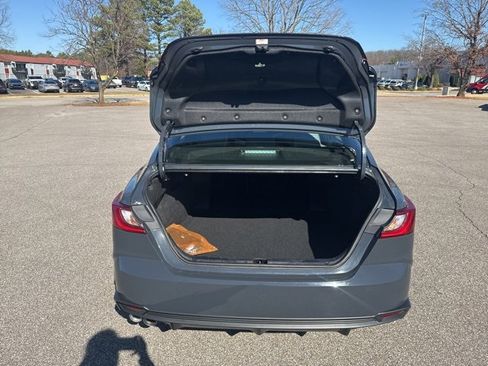 Used 2025 Toyota Camry SE image 17