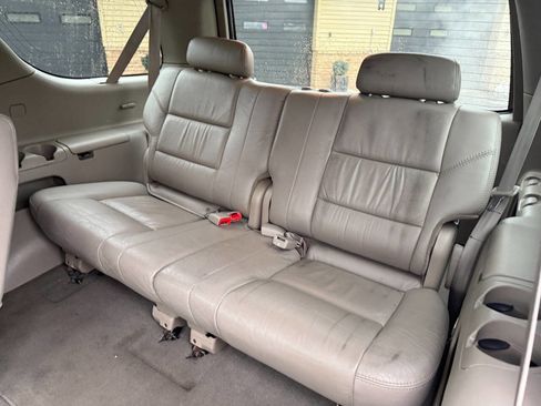 Used 2007 Toyota Sequoia Limited AWD/4WD image 31