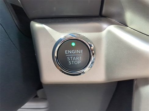 Used 2024 Ford Expedition Max XLT image 35