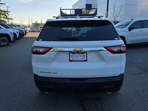 Used 2020 Chevrolet Traverse LS image 39