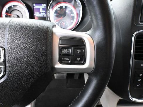 Used 2014 Dodge Grand Caravan SXT w/ Rear Park Assist Package image 25