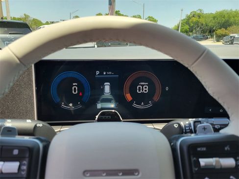 Certified 2025 Hyundai Santa Fe SEL image 19