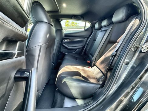 Used 2025 MAZDA MAZDA3 2.5 S Hatchback w/ Premium Pkg image 4