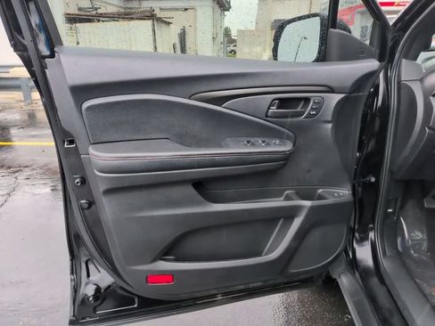 Used 2025 Honda Passport TrailSport image 17
