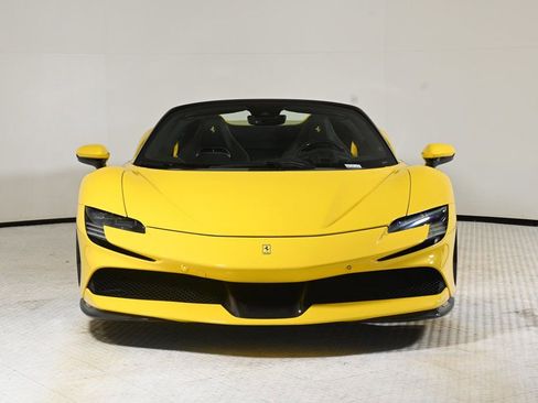 Used 2022 Ferrari SF90 Spider image 12
