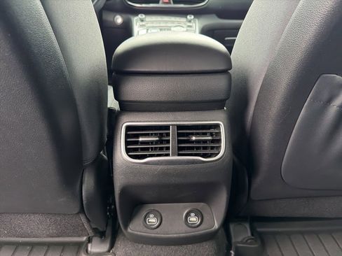 Used 2023 Hyundai Santa Fe SEL FWD image 18