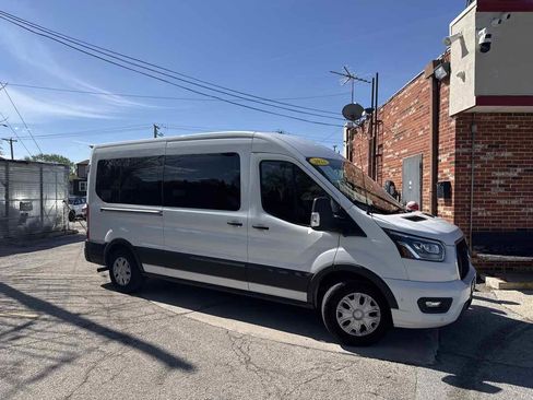 Used 2023 Ford Transit 350 XLT RWD image 3