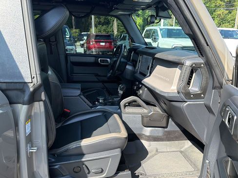 Certified 2025 Ford Bronco Outer Banks w/ Sasquatch Package AWD/4WD image 13
