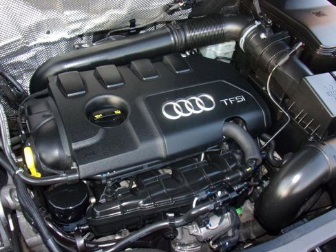 Used 2018 Audi Q3 2.0T Premium Plus w/ Premium Plus Package AWD/4WD image 22