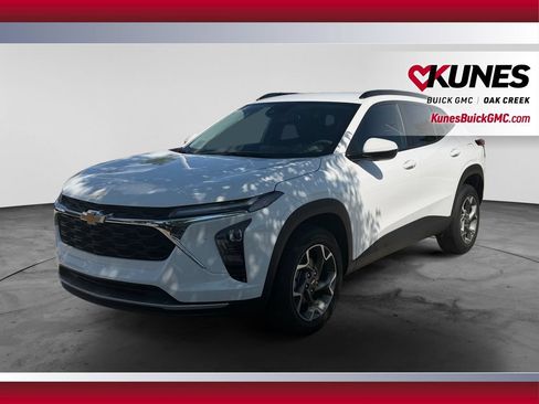 Used 2025 Chevrolet Trax LT FWD image 5