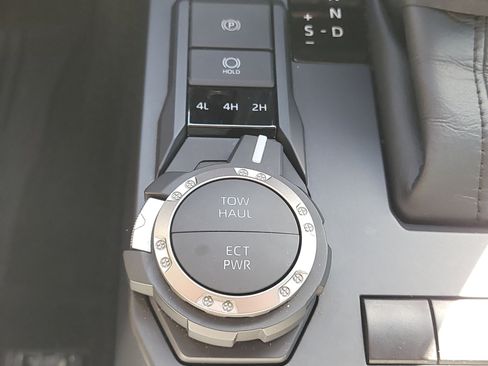Certified 2024 Toyota Tacoma SR5 AWD/4WD image 25